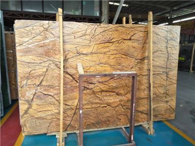 Прозорий жовтий камінь