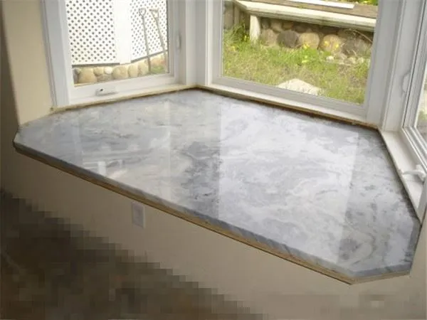 Синьо-білі мармурові стільниці