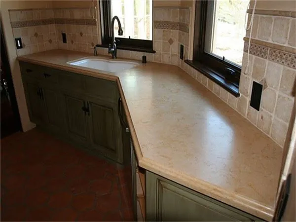 Жовтий мармуровий туалетний стіл