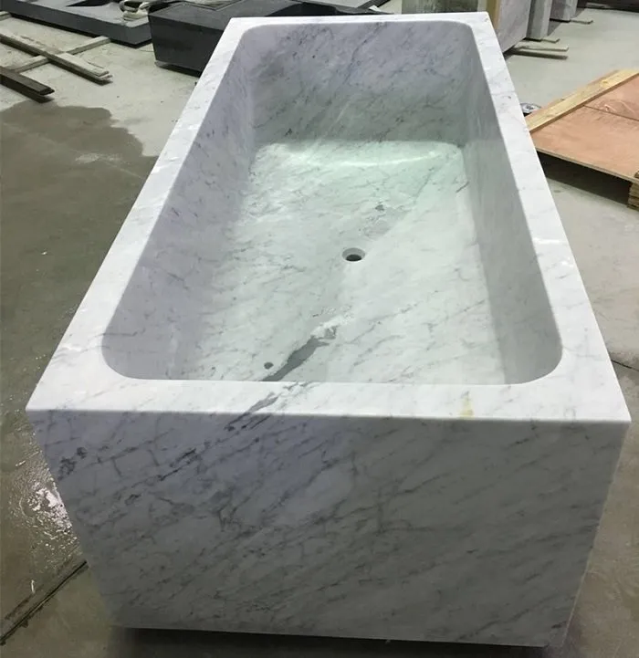 Ванна з білого мармуру Carrara