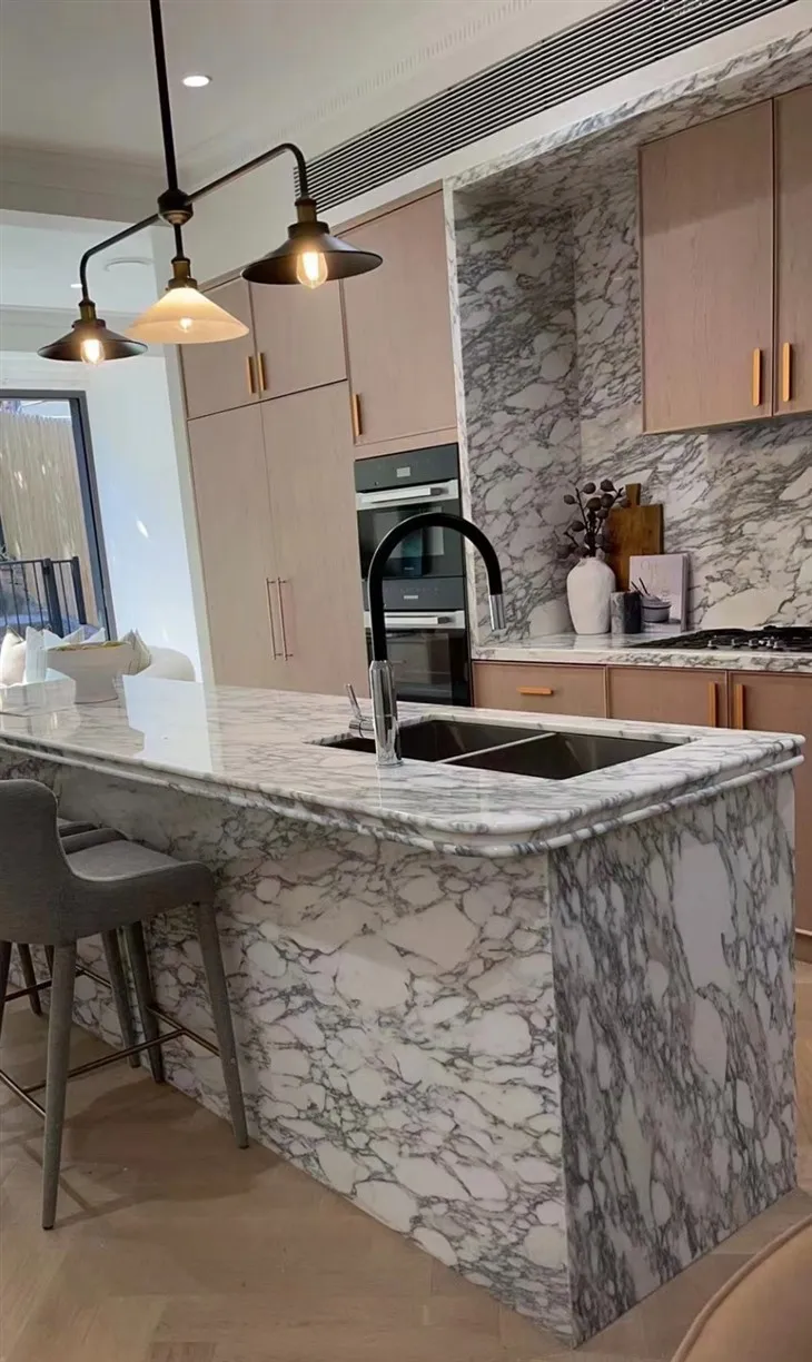 Мармурові стільниці Arabescato Venato