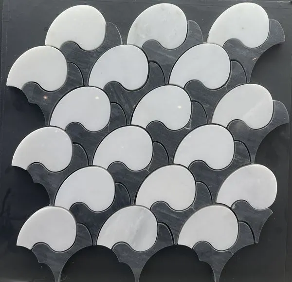 Чорно -білий мармуровий мозаїка