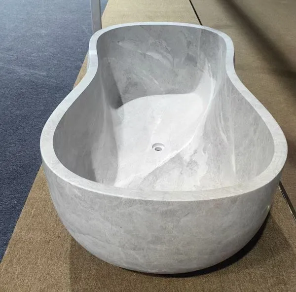 Сіра мармурова ванна