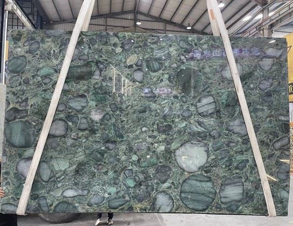 Palladium Smeraldo Quartzite slabs