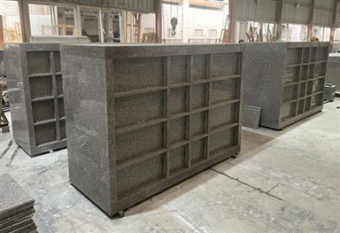 Колумбарій з рожевого граніту